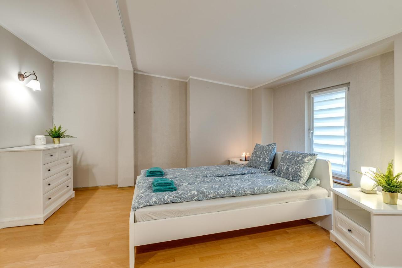 Apartament Poddasze Przy Palmiarni Gliwice Exterior foto